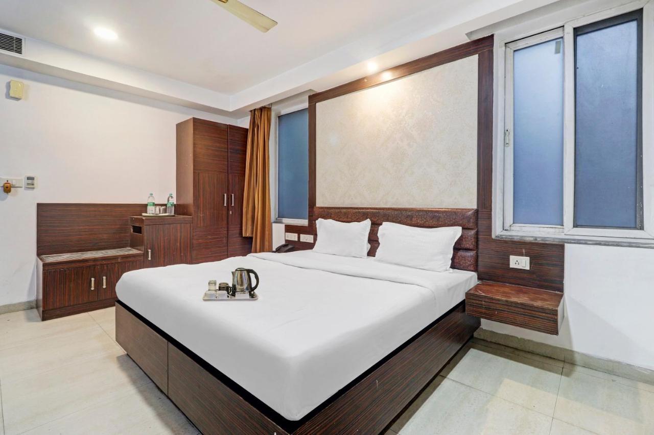 Oyo Townhouse 748 Hotel Parth Paradise Ghaziabad Exterior foto